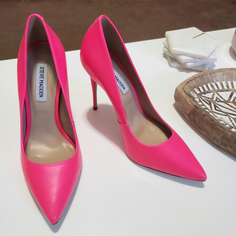 Steve Madden Daisie Pointed Toe Pump